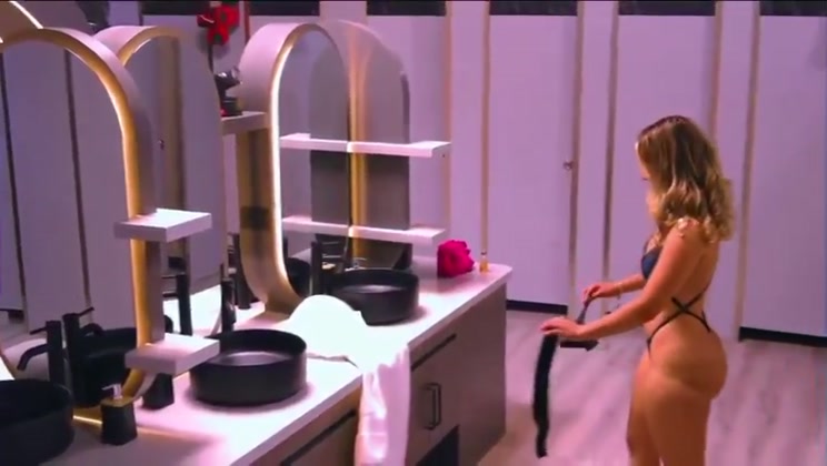 Pamela Infante Super Sexy En Su Participación en Planeta Alofoke